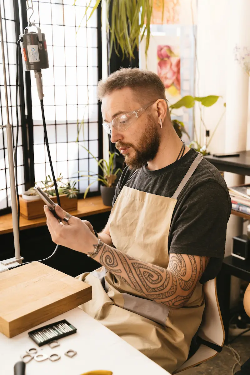 Combien coûte un site web pour un artisan ? (et pourquoi c'est rentable)